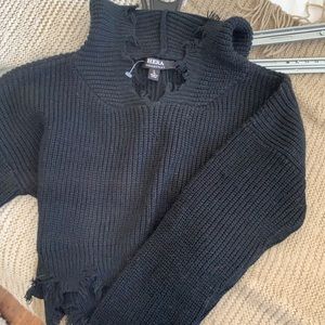 cropped distressed black hoodie!